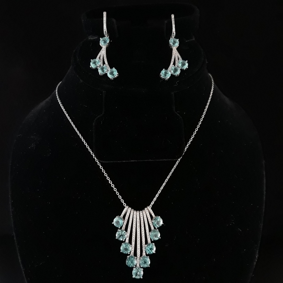 Gorgeous Round Cut Neon Blue Apatite Set - Picture 4 of 10